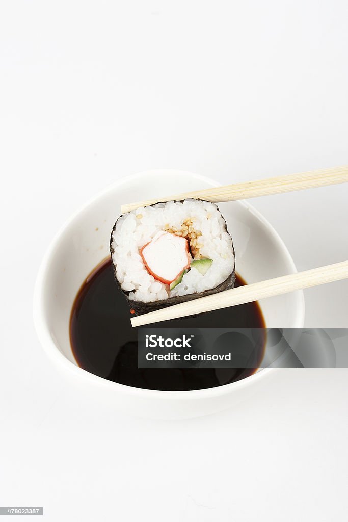 Über zu köstlichen makizushi in Soja-sauce - Lizenzfrei Accessoires Stock-Foto