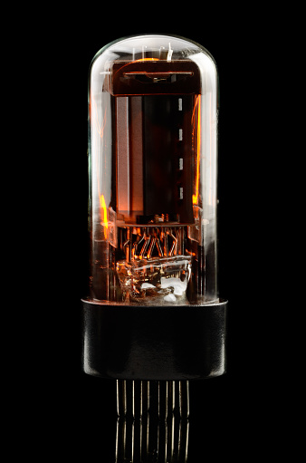 zuiverheid Gom strategie Vacuum Lamp Stock Photo - Download Image Now - Amplifier, Tube, Vacuum Tube  - iStock