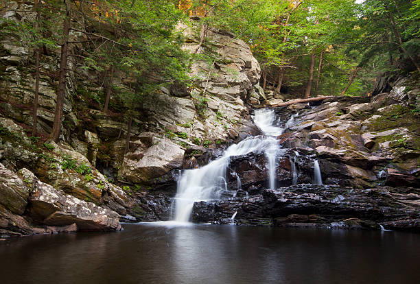 wahconah falls - berkshire hills photos et images de collection