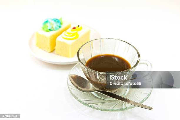 Photo libre de droit de Tasse De Café Et Gâteau banque d'images et plus d'images libres de droit de Aliment - Aliment, Aliments et boissons, Assiette