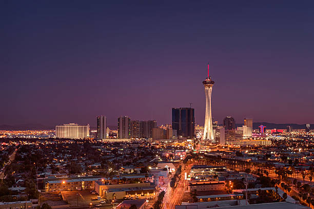 horizonte de las vegas - stratosphere - fotografias e filmes do acervo