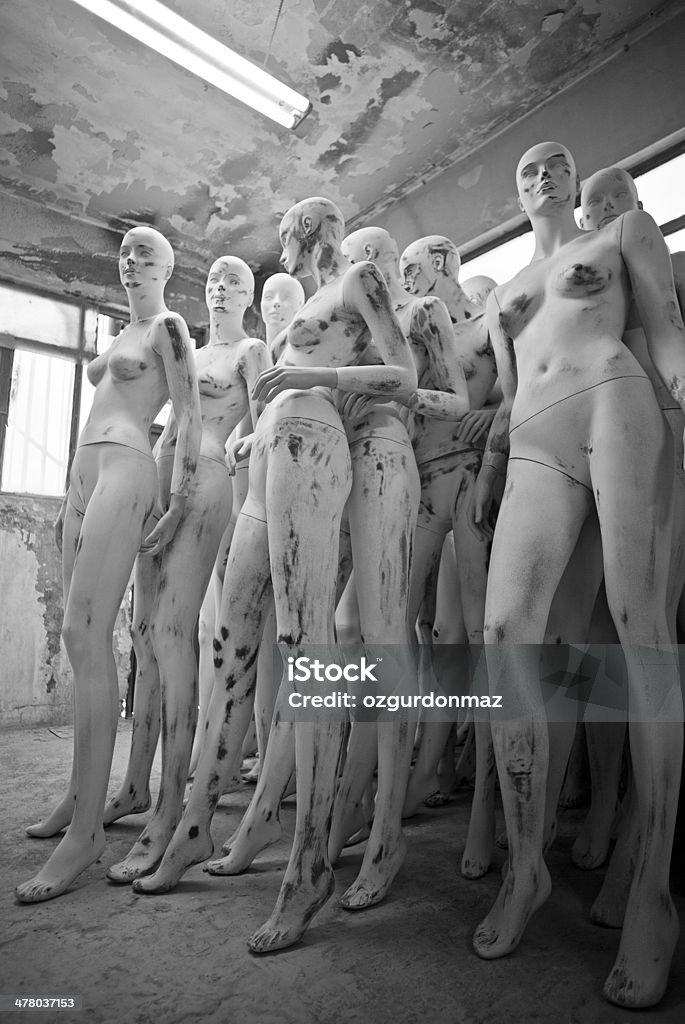 Manequins em armazém - Foto de stock de Abandonado royalty-free