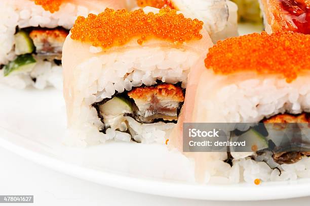Foto De Close Up De Sushi Com Caviar - Fotografias de stock e mais imagens de Abacate - Abacate, Alimentação Saudável, Almoço