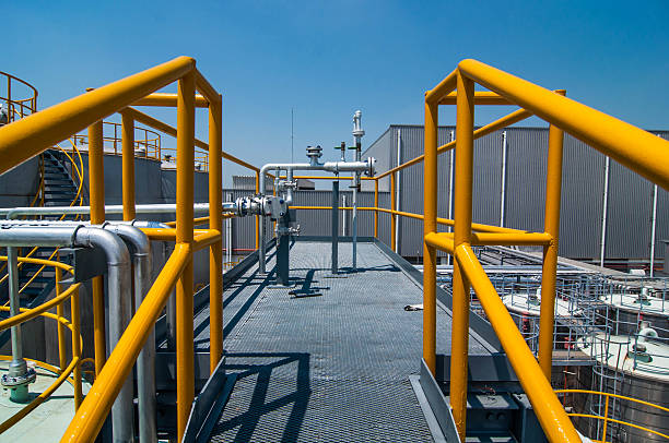 istock Plate form structure process Oil pipeline in factory plant. 478042972