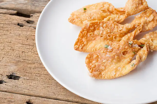 Photo of Fried crispy roti make fish shape