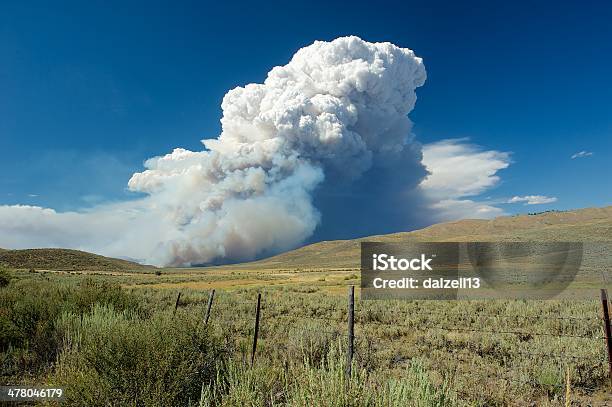 흡연합니다 메트로폴리스 Mccan 화재 0명에 대한 스톡 사진 및 기타 이미지 - 0명, 건조한, 구름