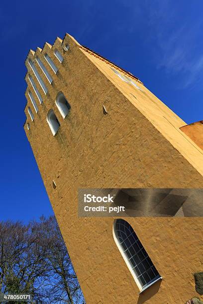 Foto de Solrød Kirke Igreja e mais fotos de stock de Aldeia - Aldeia, Amarelo, Arquitetura