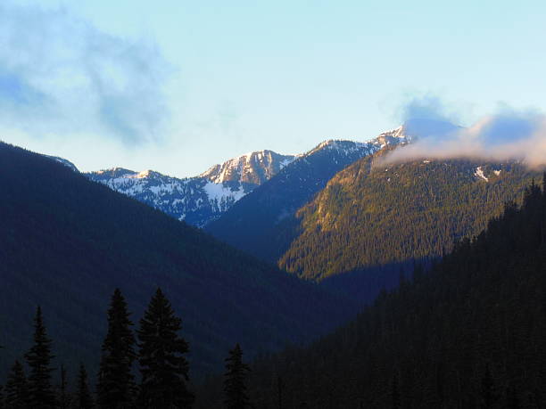 istock Morning in the North Cascades 478050627