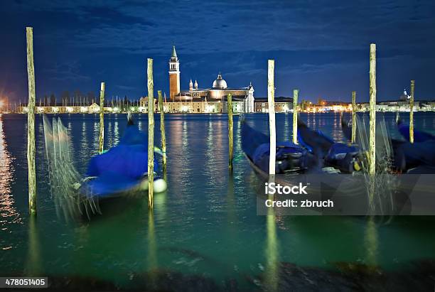 Venecia Por La Noche Foto de stock y más banco de imágenes de Arquitectura - Arquitectura, Canal - Mar, Cultura Italiana