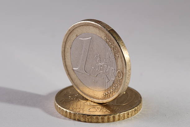 1 евро - european union coin european union currency coin front view стоковые фото и изображения