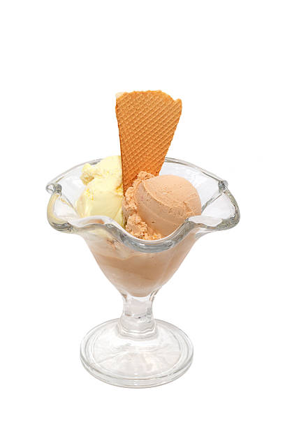 istock Ice cream cup with cookies isolated 478058403