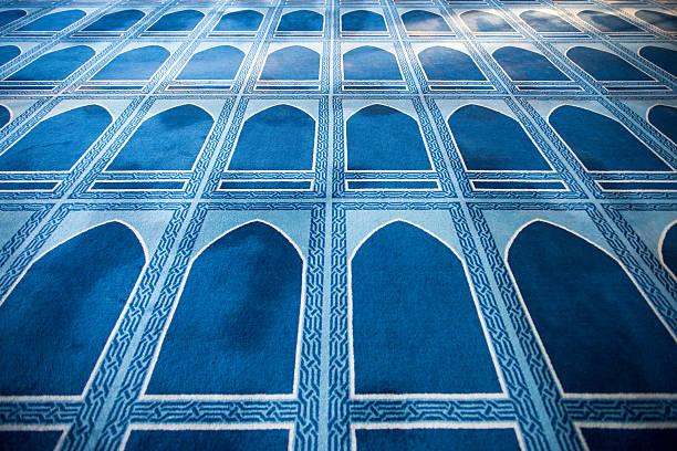 Alfombras nuevas mezquita de medida - foto de stock