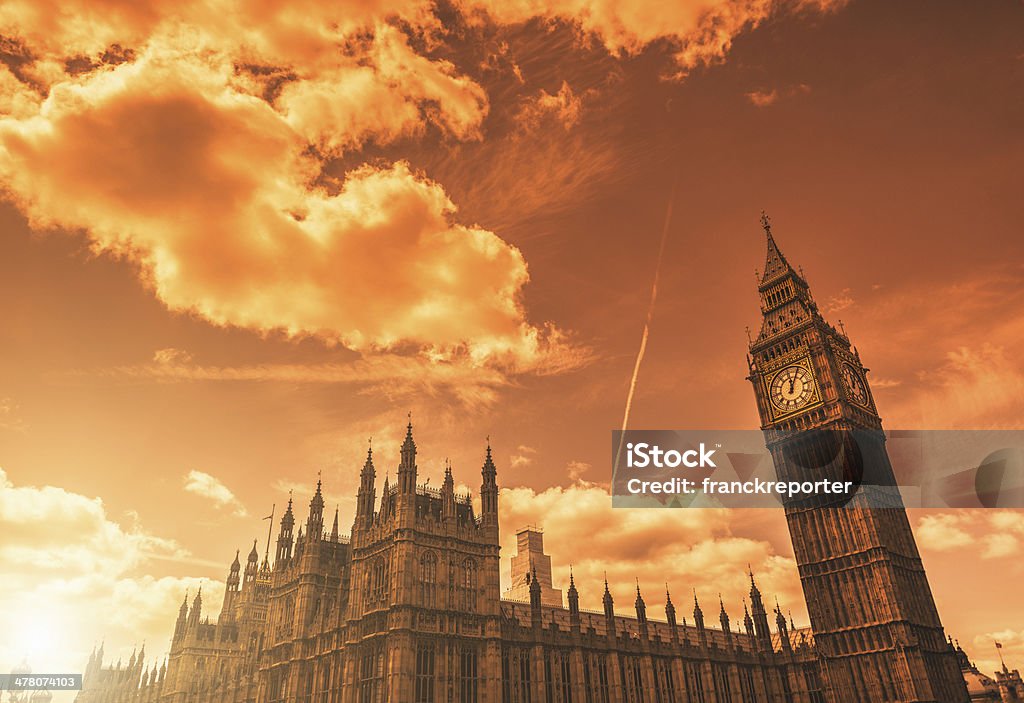 Casa do Parlamento e o big ben ao pôr do sol - Foto de stock de Big Ben royalty-free