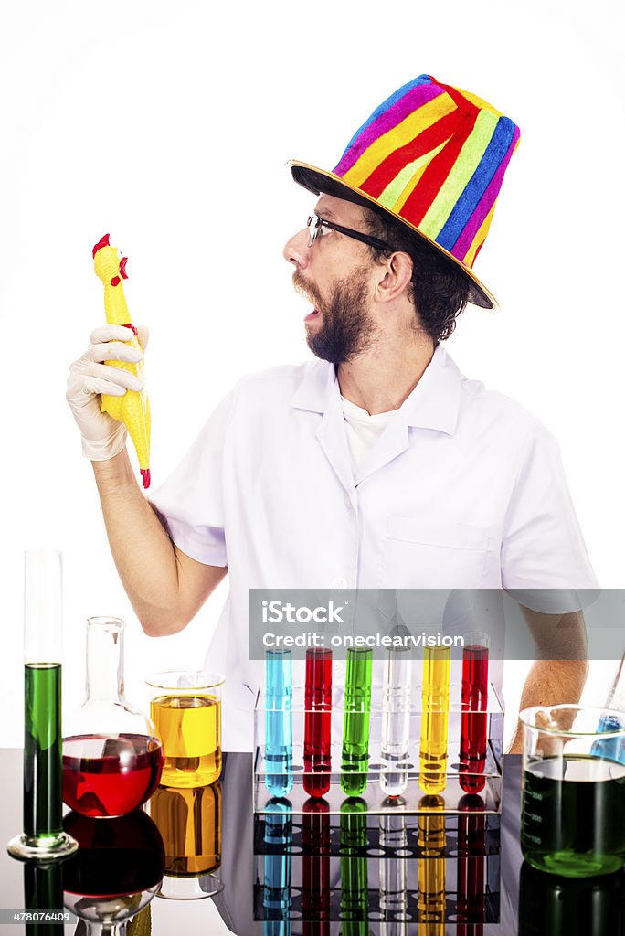 Científico loco con pollo - Foto de stock de Adulto libre de derechos