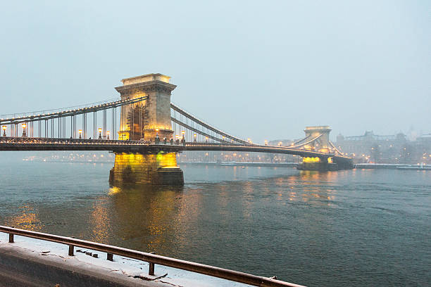 istock Chain Bridge in Budapest at Twilight with snow 478082373
