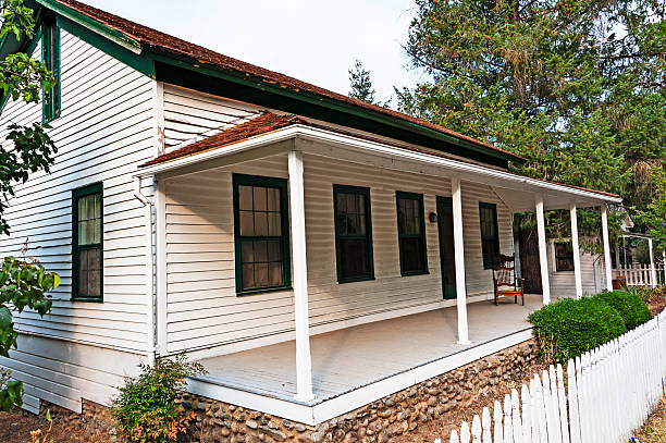 istock Historic Home with Picket Fence 478083765