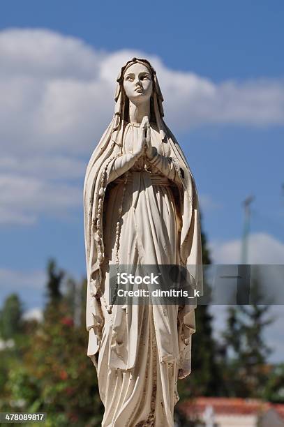 Estatua De La Virgen María Foto de stock y más banco de imágenes de Adulto - Adulto, Amor - Sentimiento, Anticuado