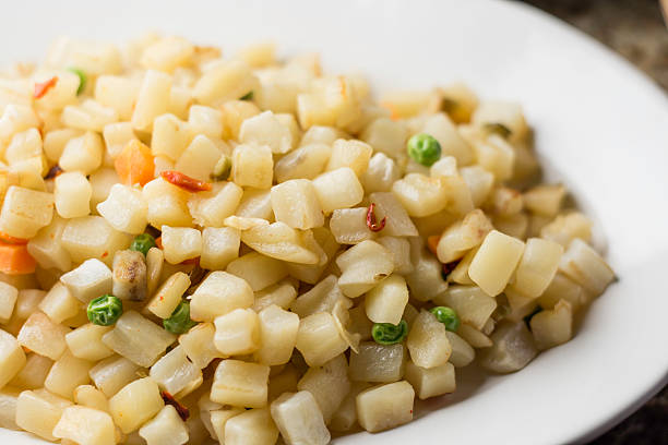 picado de carne castanho batata - hash brown prepared potato hash potatoes obrien imagens e fotografias de stock