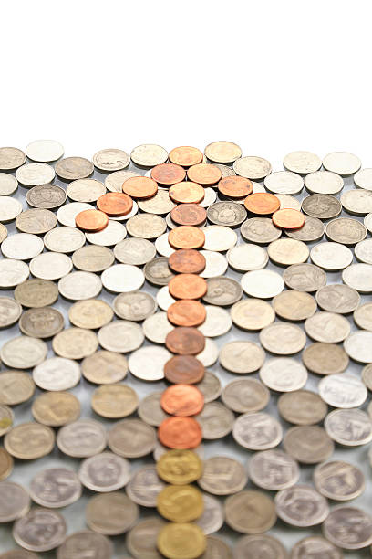 istock Arrow of coins 478106083