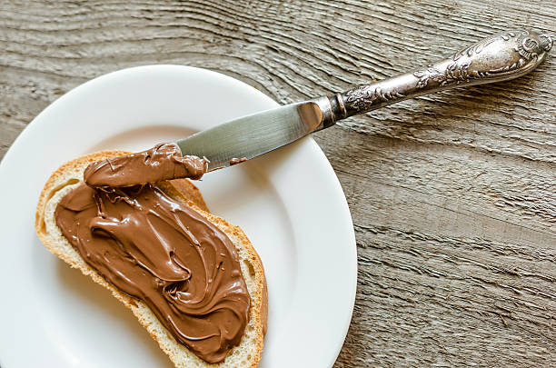 istock Slice of bread with chocolate cream 478112769