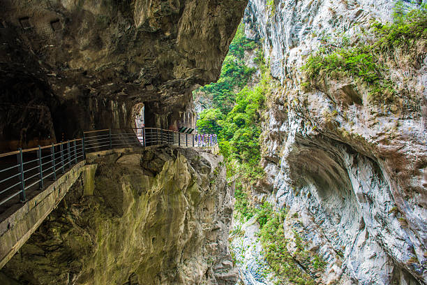 parque nacional de gorge taroko - parque nacional de gorge taroko fotografías e imágenes de stock