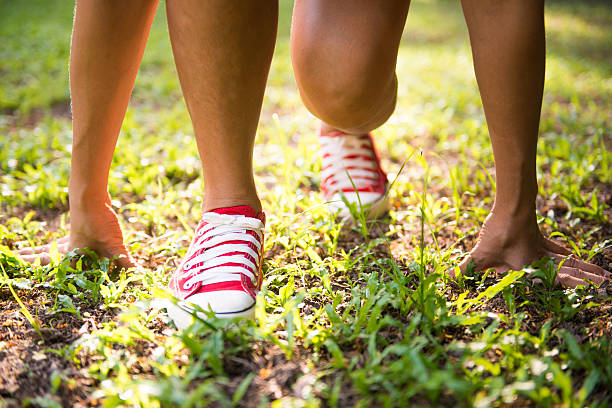 istock girl preparation to run in park 478184218