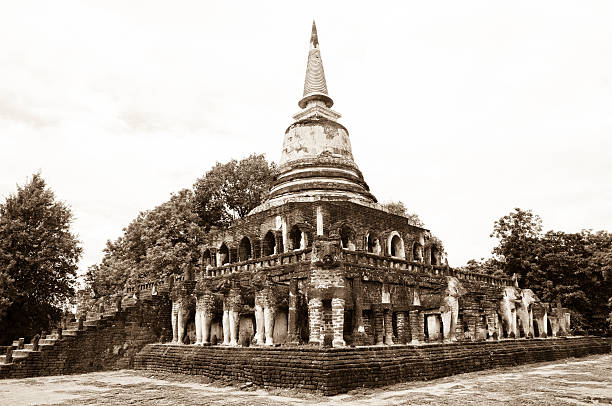 istock Wat Chang Lom chedi in Sukhothai 478187570