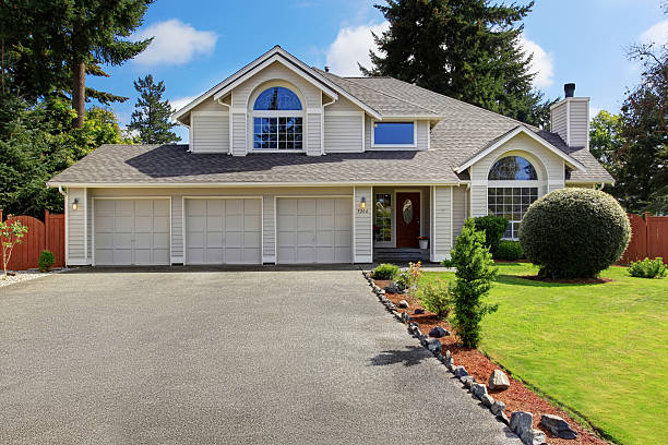 istock Beautiful house exterior with curb appeal 478197890
