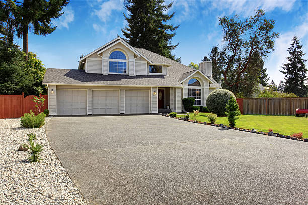 istock Beautiful house exterior with curb appeal 478197892