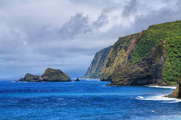 istock Pololu Valley view in Hawaii 478200003