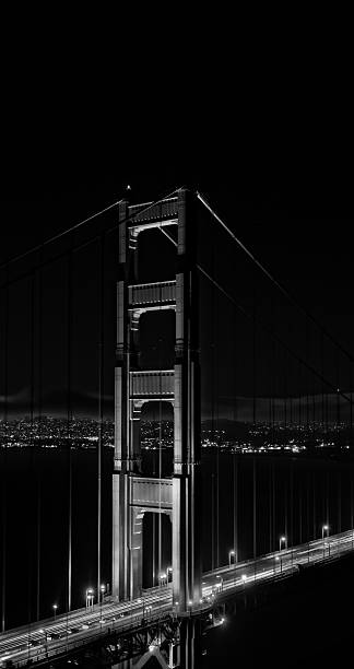 istock Vertical Image of The Golden Gate Bridge 478211519