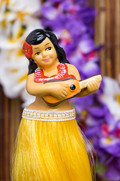 フラガール人形 - hula dancer retro revival hula dancing doll ストックフォトと画像