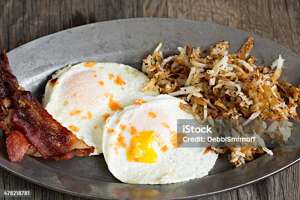 Typisch Amerikanisches Frühstück Stockfoto und mehr Bilder von Geschreddert - Geschreddert, Haschee, Ansicht aus erhöhter Perspektive