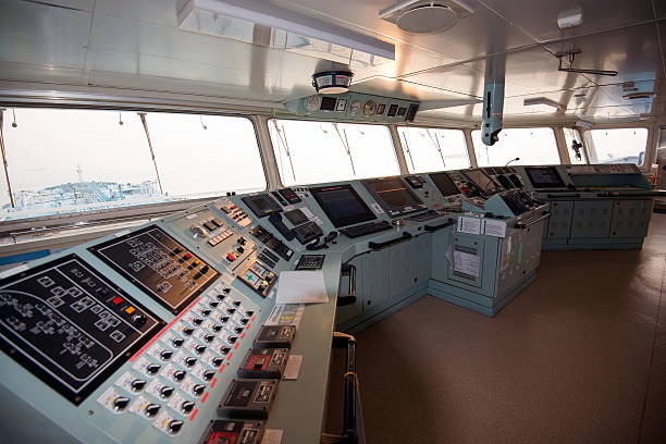 ponte do navio - ship wheelhouse - fotografias e filmes do acervo