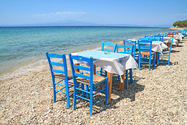 istock Greek tavern by the sea 478253801