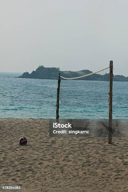 Voleibol En La Playa Vacía De Net Foto de stock y más banco de imágenes de Actividad - Actividad, Actividades recreativas, Aire libre