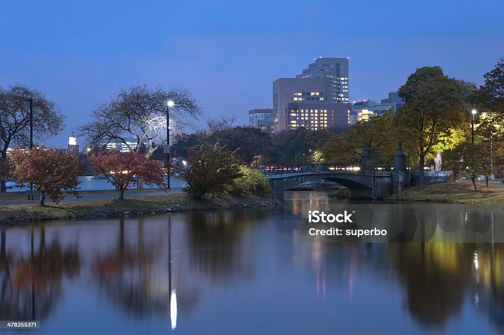 Rivière Charles à Boston pour un automne de l'après-midi - Photo de Bleu libre de droits