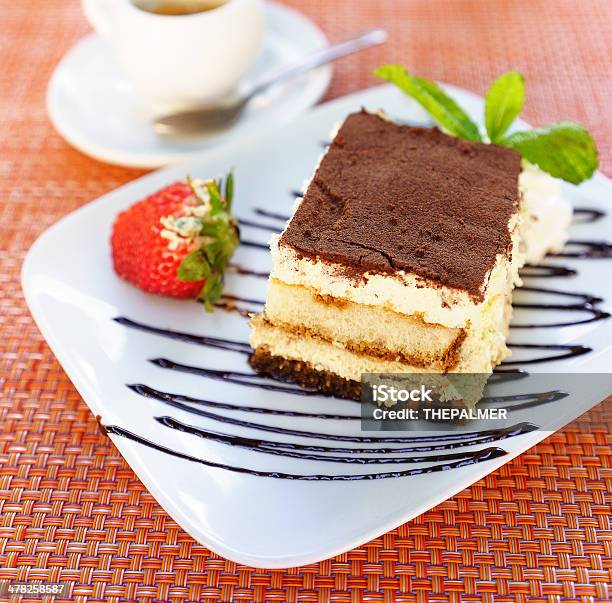 Photo libre de droit de Le Tiramisu banque d'images et plus d'images libres de droit de Café - Boisson - Café - Boisson, Culture italienne, Dessert