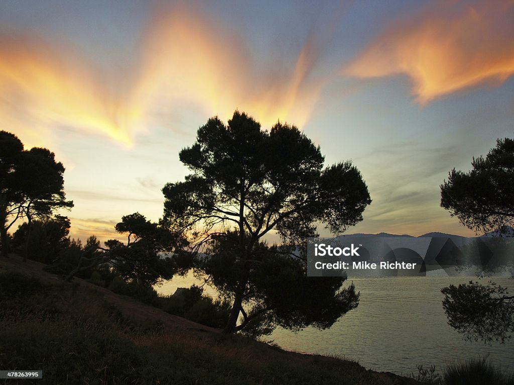 Esquisito nuvens sobre o mar - Royalty-free Nuvem lenticular Foto de stock