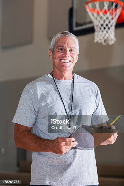 Foto de Técnico De Basquete e mais fotos de stock de Sexo Masculino - Sexo Masculino, Treinador, Professor