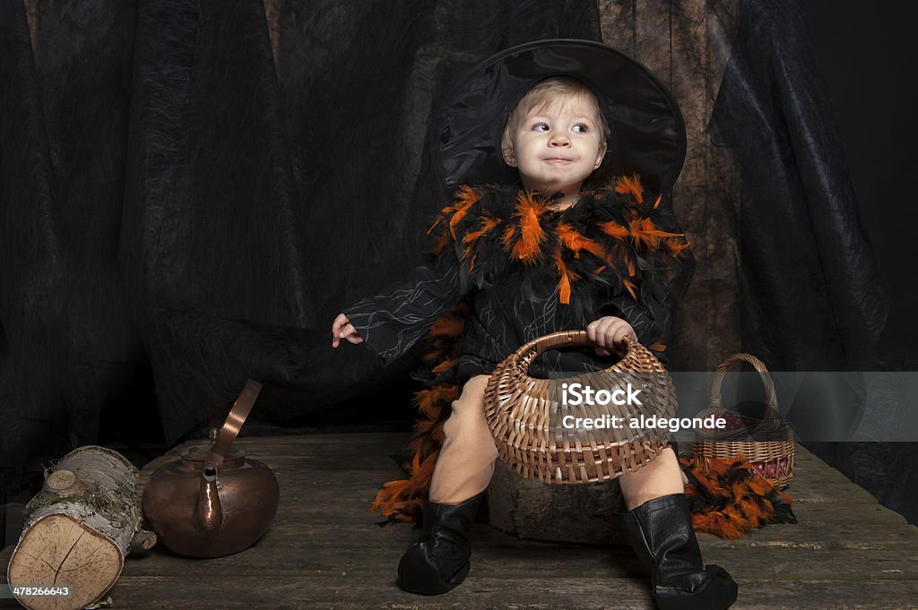 little halloween bruja - Foto de stock de Alegre libre de derechos