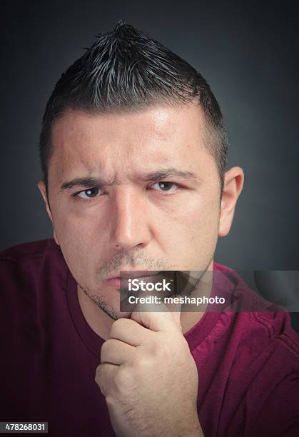 Retrato De Hombre De Pensamiento Foto de stock y más banco de imágenes de 20-24 años - 20-24 años, Actor, Adulto