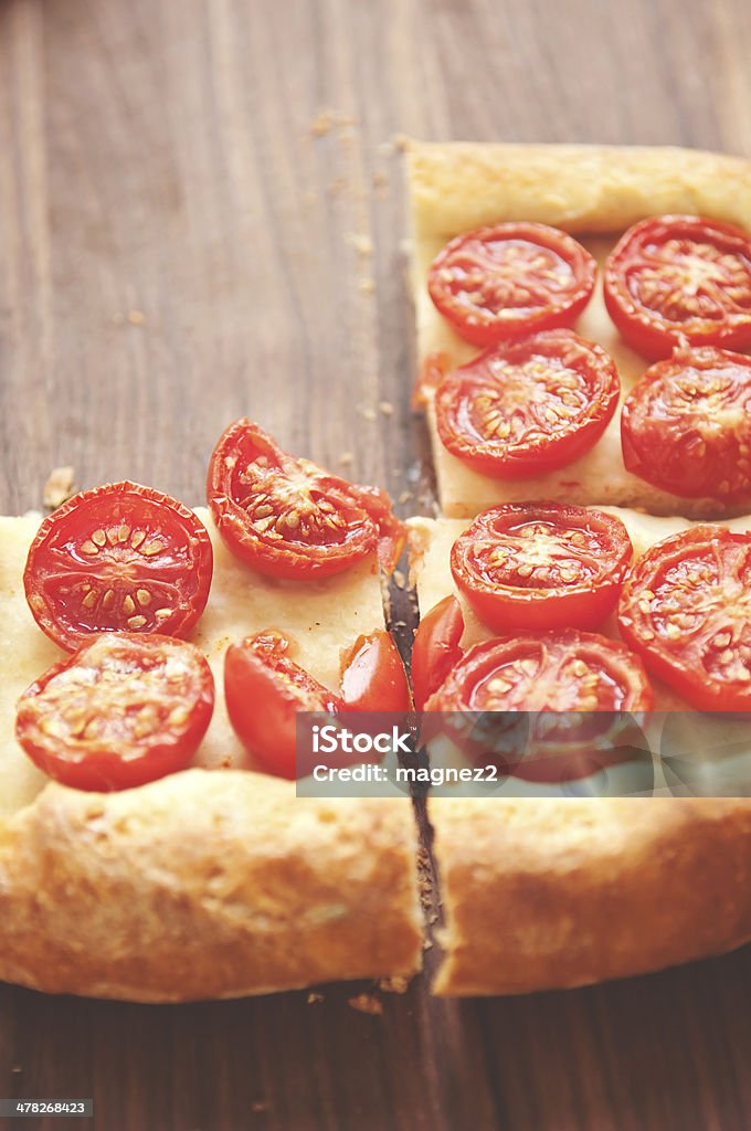 Pizza de Tomate Feito em Casa - Royalty-free Almoço Foto de stock