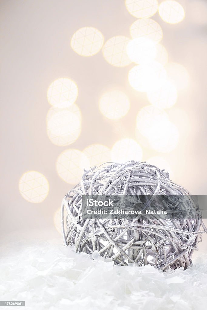 Jasny Kompozycja Boże Narodzenie z srebra piłkę i śnieg - Zbiór zdjęć royalty-free (Bez ludzi)