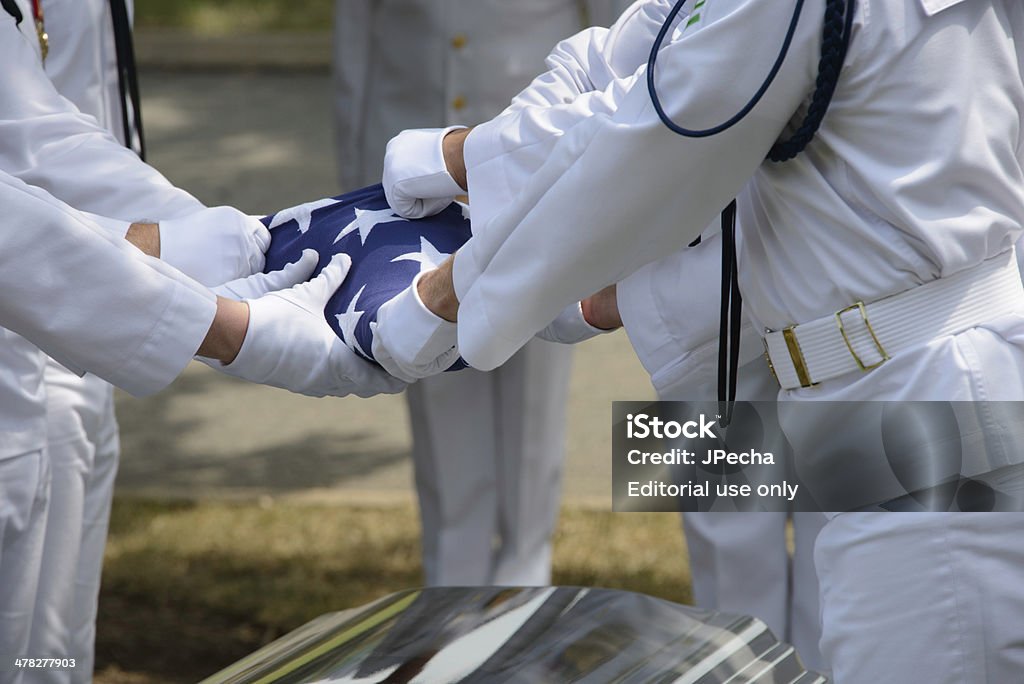 Nahaufnahme der amerikanischen Flagge, umgeschlagen Casket Militär Begräbnis - Lizenzfrei Amerikanische Flagge Stock-Foto