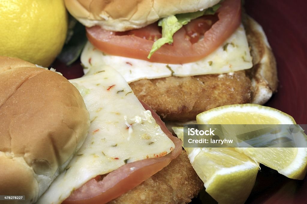 Панированная рыба сэндвич - Стоковые фото Без людей роялти-фри