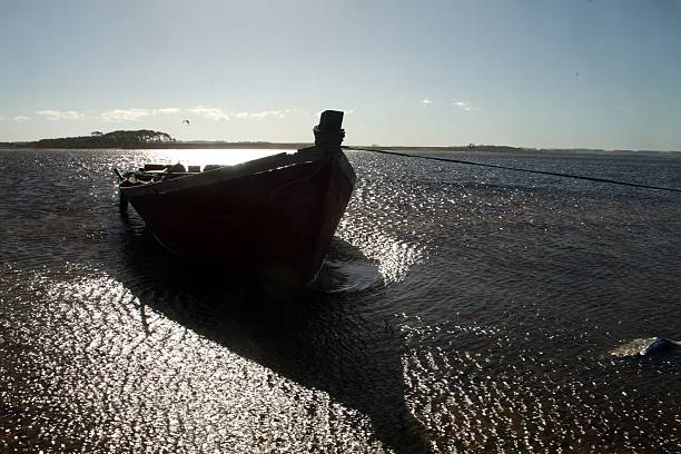 bote en garzón - baltasar garzon foto e immagini stock