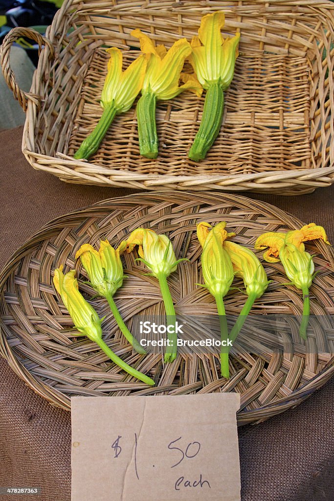 Fiori di zucca - Foto stock royalty-free di Arancione