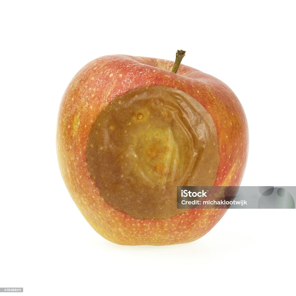 Une mauvaise pomme rouge - Photo de Aliment libre de droits