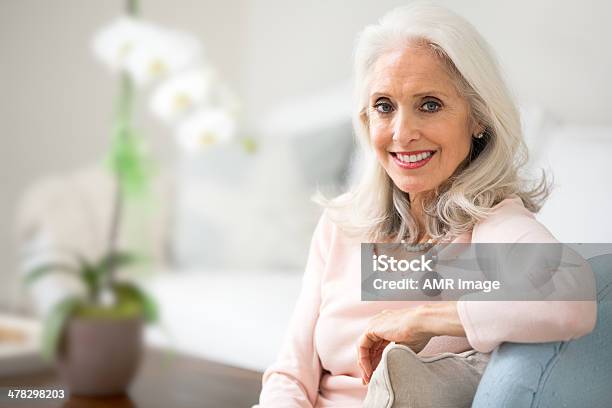 Porträt Einer Schöne Senior Frau Stockfoto und mehr Bilder von 60-69 Jahre - 60-69 Jahre, 65-69 Jahre, 70-79 Jahre